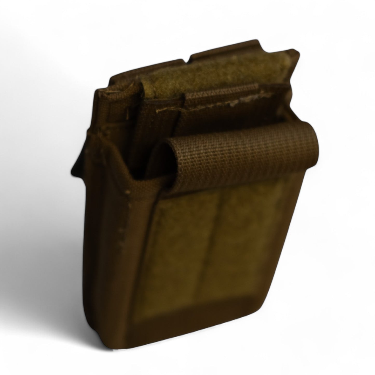 M16_M4_Speed_Reload_Pouch with No Magazine Angled from the Top Side.