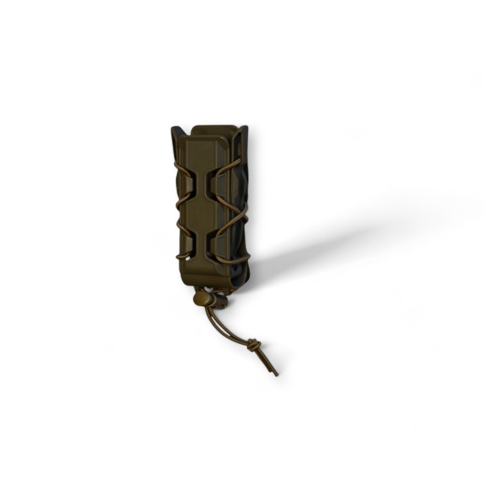 Tac-HPPS: Hard Pistol Magazine Pouch in Coyote Brown front side angle, displaying its profile without a magazine, durable polymer build, and adjustable retention cord for secure magazine storage.
